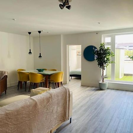 沃金Stunning Huge Openplan 2Bed Flat公寓 外观 照片