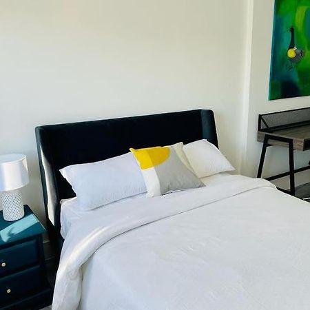 沃金Stunning Huge Openplan 2Bed Flat公寓 外观 照片