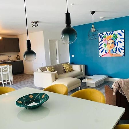 沃金Stunning Huge Openplan 2Bed Flat公寓 外观 照片
