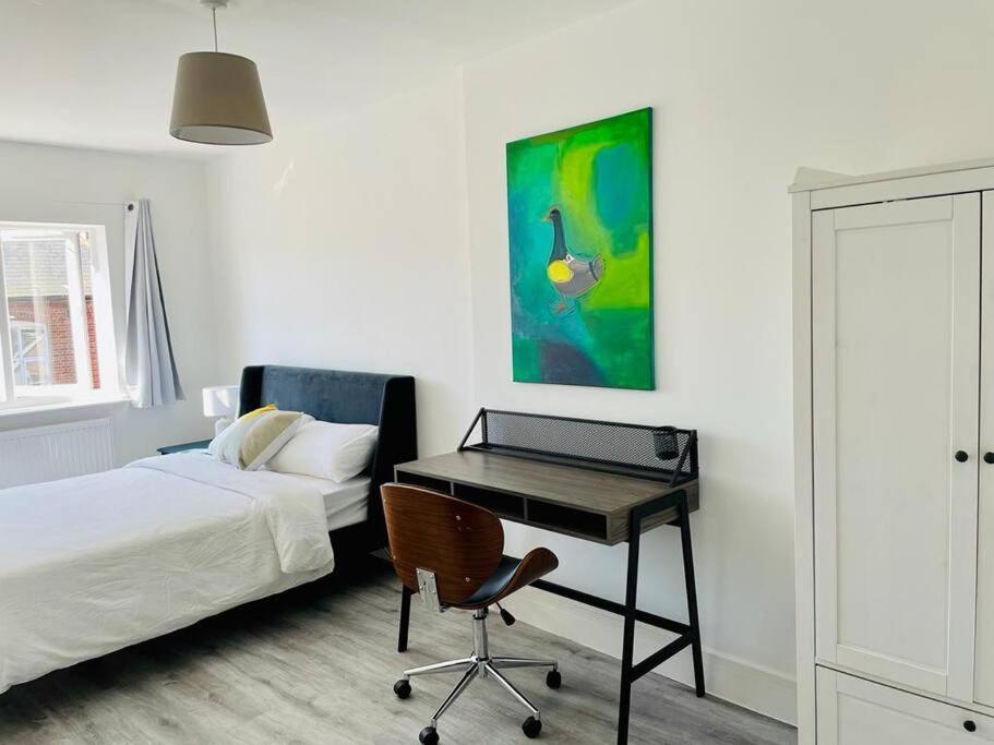 沃金Stunning Huge Openplan 2Bed Flat公寓 外观 照片